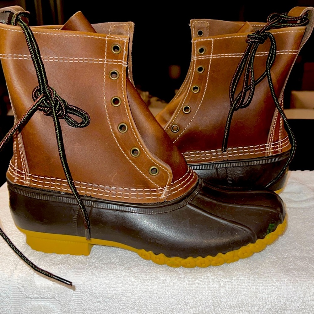 Classic LL Bean boots, Brand New, unisex- men size 6 or women size 8